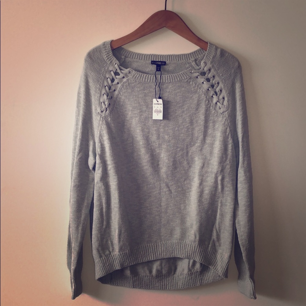 Express curved hem sweater- size M